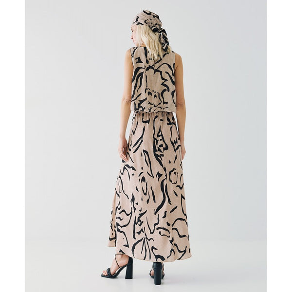 ABSTRACT Skirt