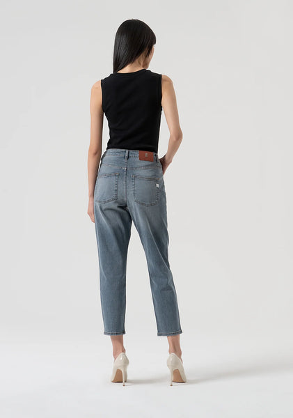 STONEWASH Mom Fit Jeans